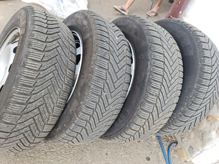 Vând jante echipate cu anvelope