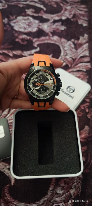 Часовник Sergio Tacchini