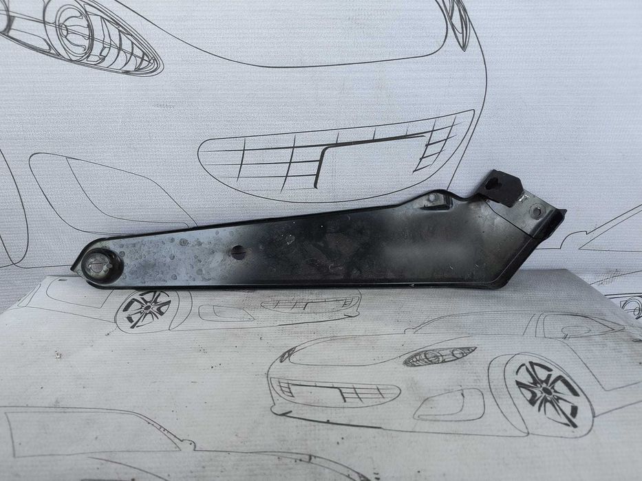 Suport Superior Trager Stângă Volkswagen Passat B8 2017 / 2015-2023 Cod OEM 3G0806929 (5C2)