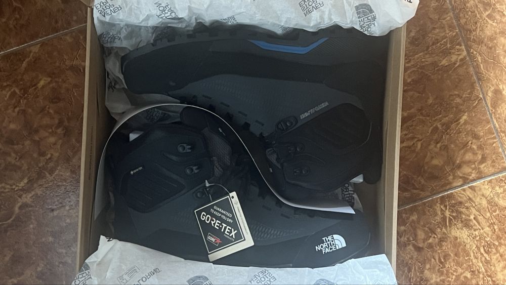 Продавъм: The North Face зимни обувки с GORE-TEX
