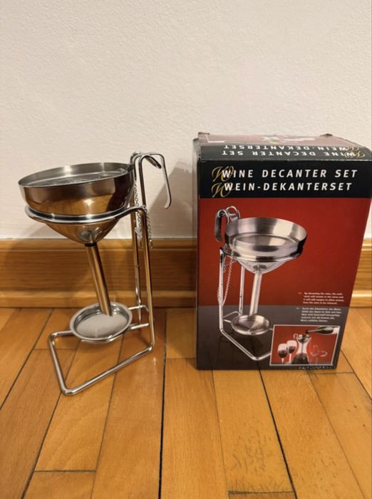 Decantor de vin inox nou