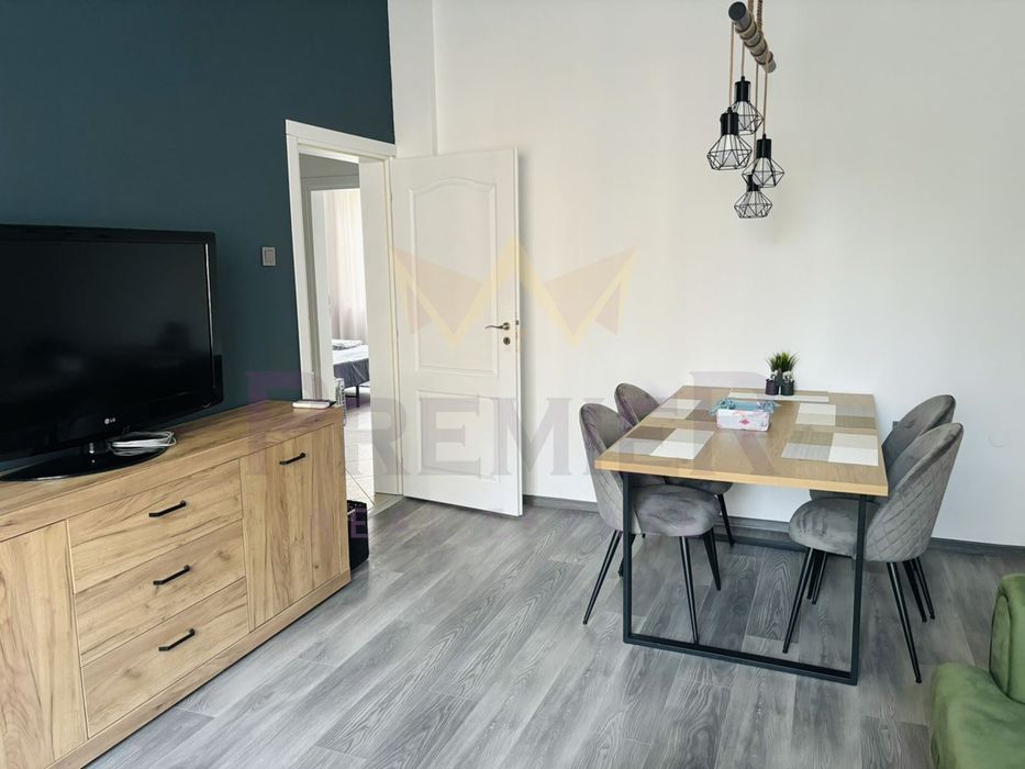 Дава се под наем Тристаен апартамент в Варна, Център - 105 кв.м за 900 € - Снимка #2