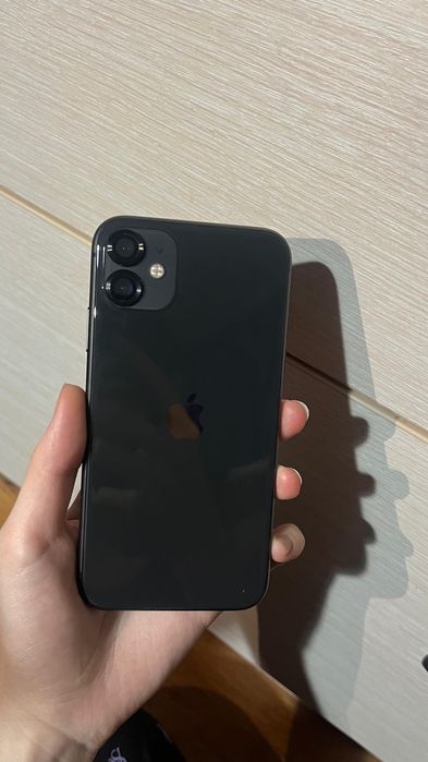 Айфон 11 продаю