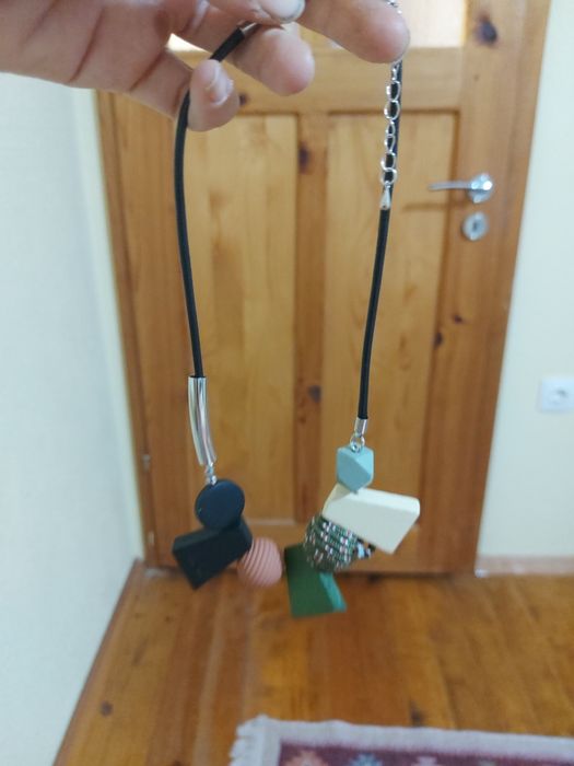 Чисто ново уникално стилно и елегантно колие