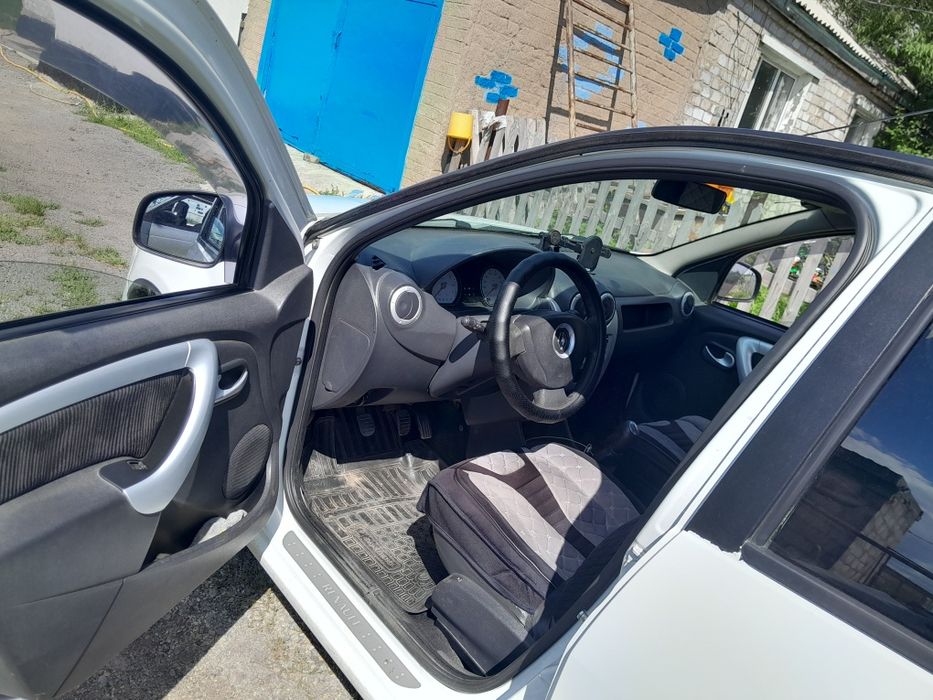 Продам рено сандеро