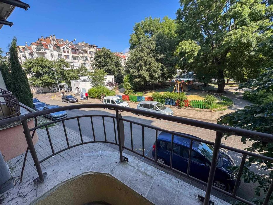 Дава се под наем Тристаен апартамент в Бургас, Възраждане - 96 кв.м за 663 € - Снимка #12