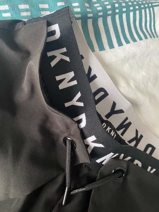 Къси панталони DKNY xs