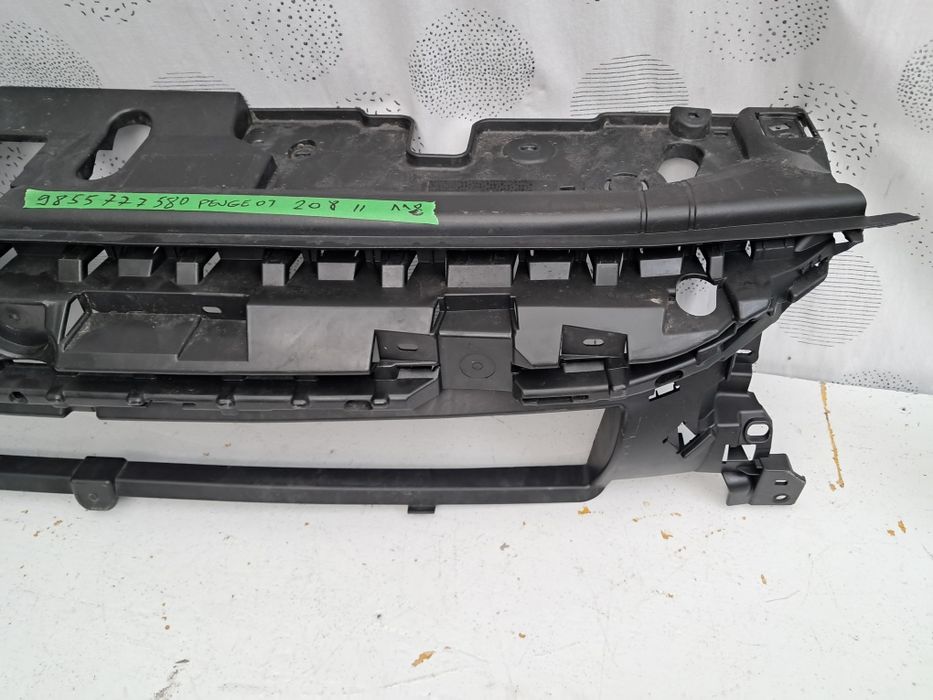 Решетка преден радиатор Peugeot 208/2