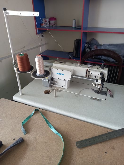 Jack tikuv mashinasi sotiladi.