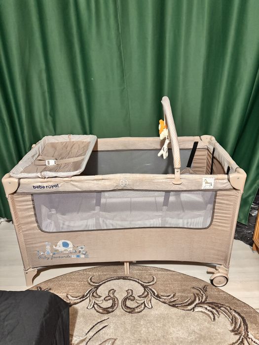 Pătuț pliabil Bebe Royal 120x60 cm, cu masă de înfășat și nivel pentru nou-născut