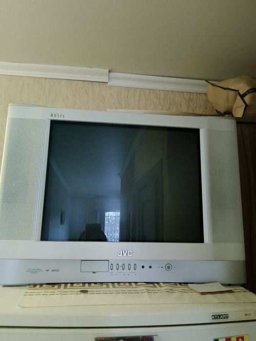 Продаю ТВ JVS срочно