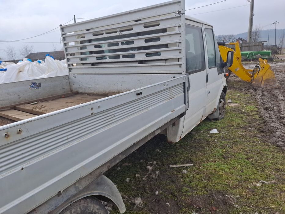 Camioneta Ford transit 5+1