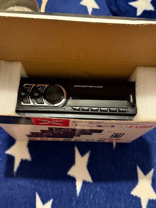 Vând casetofon MP3 player nou