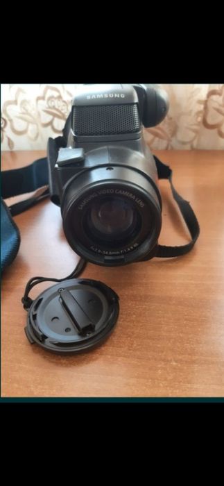 Продам видеокамеру Samsung