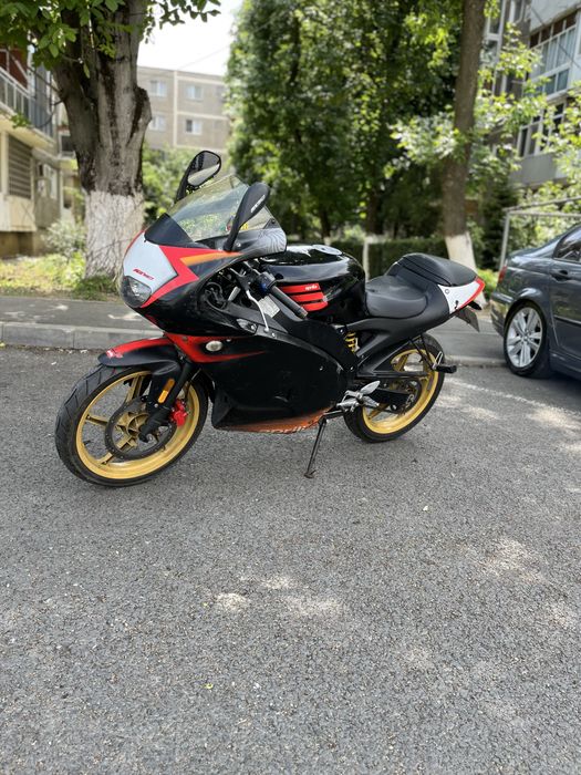 Vând Aprilia   Rs50