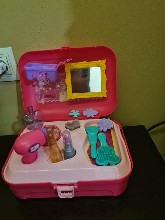 Козметичен комплект за деца в куфарче