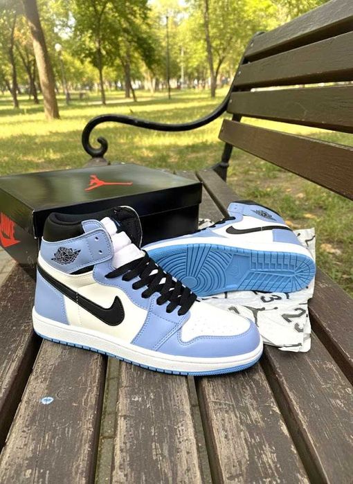 Adidasi Nike Jordan 1 High University Blue - Produs Unisex Premium