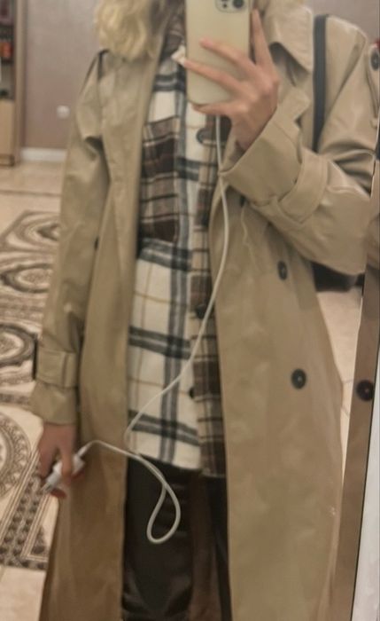 Верхние одежды,куртки и плащь