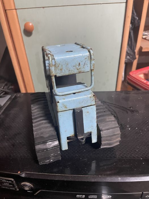 Продавам играчка трактор булгар