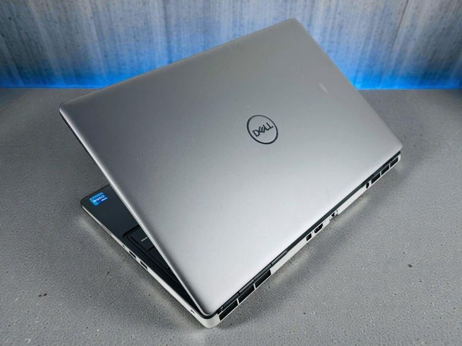 Лаптоп Dell Precision 7560 15,6 FHD i9-11950H 32RAM 512GB SSD RTX A2000 Гараниця!