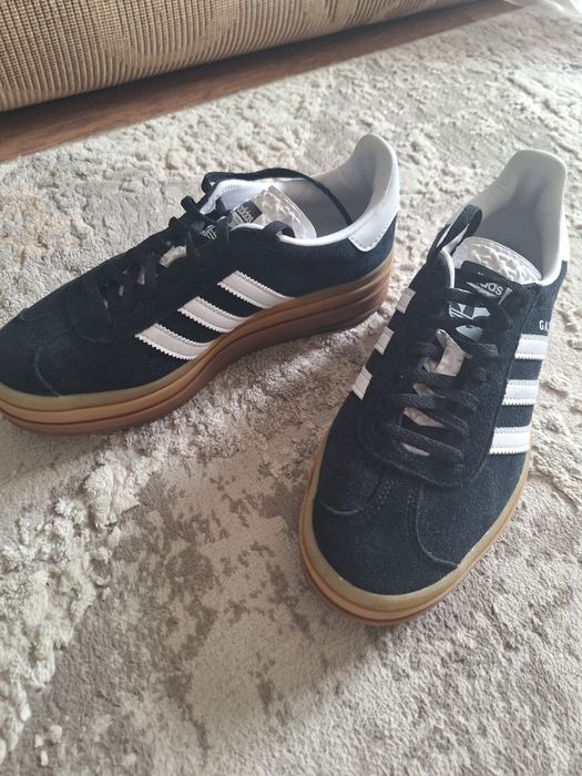 Продаю кроссовки