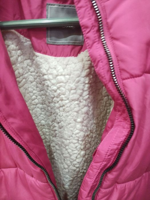 Продам тёплое пальто для девочек.