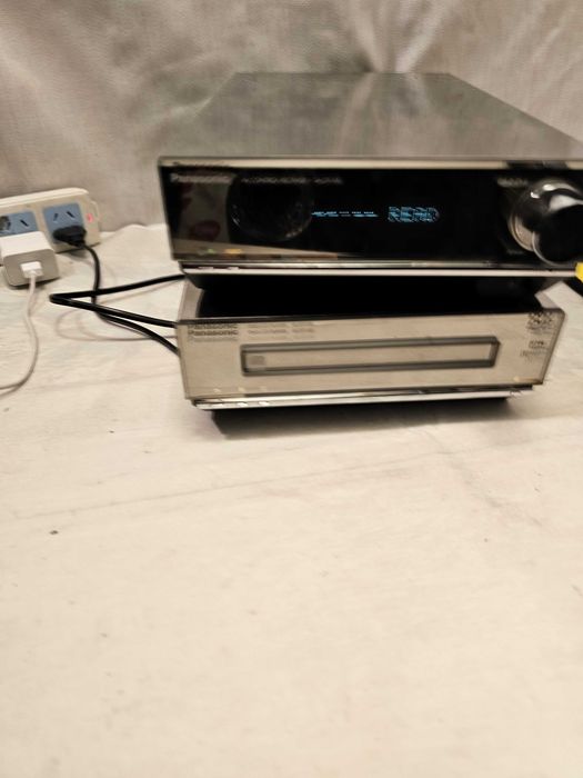 Sistem Audio Panasonic AV Control Receiver SA-DT100 DVD CD Player