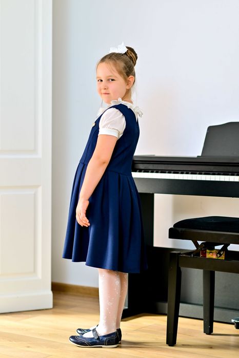 Uniforme scolare: bluza de scoala crem cu guler din bumbac tricot