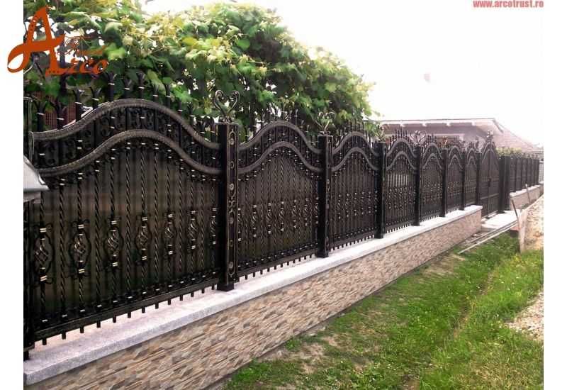 Garduri si porti stil jaluzea, sipca metalica, tabla cutata