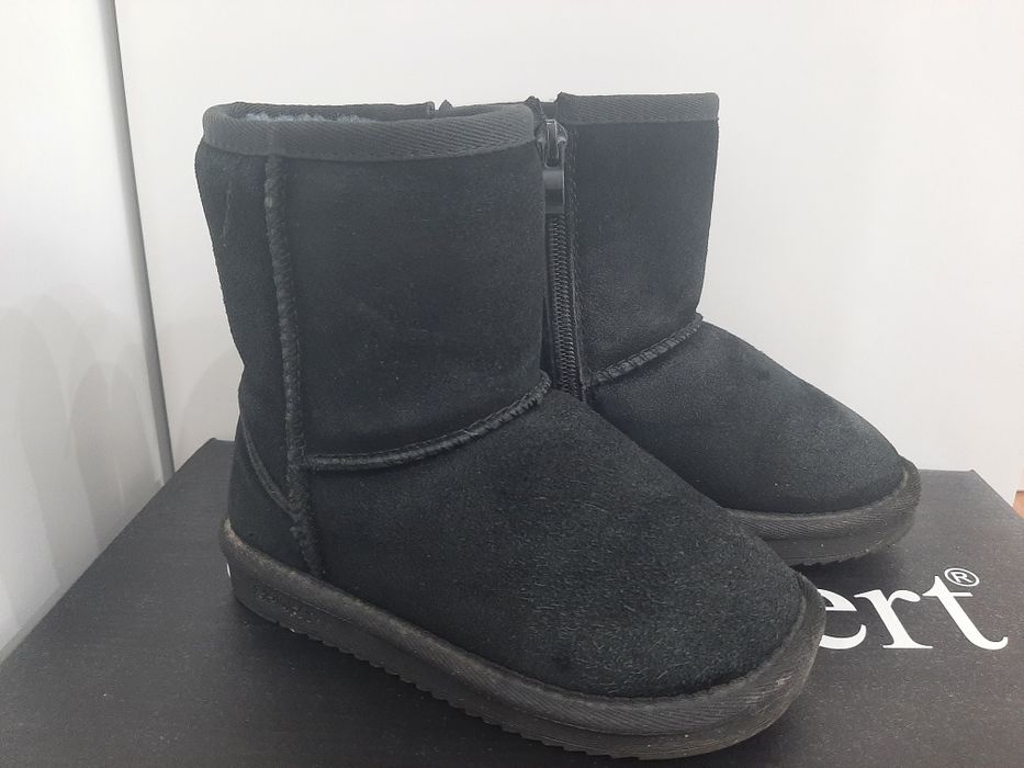 Продам угги детские