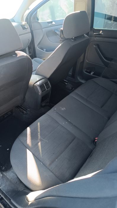 Продавам Голф 5 1.9 105+ на ЧАСТИ, както и още над 15 Голф 5ци