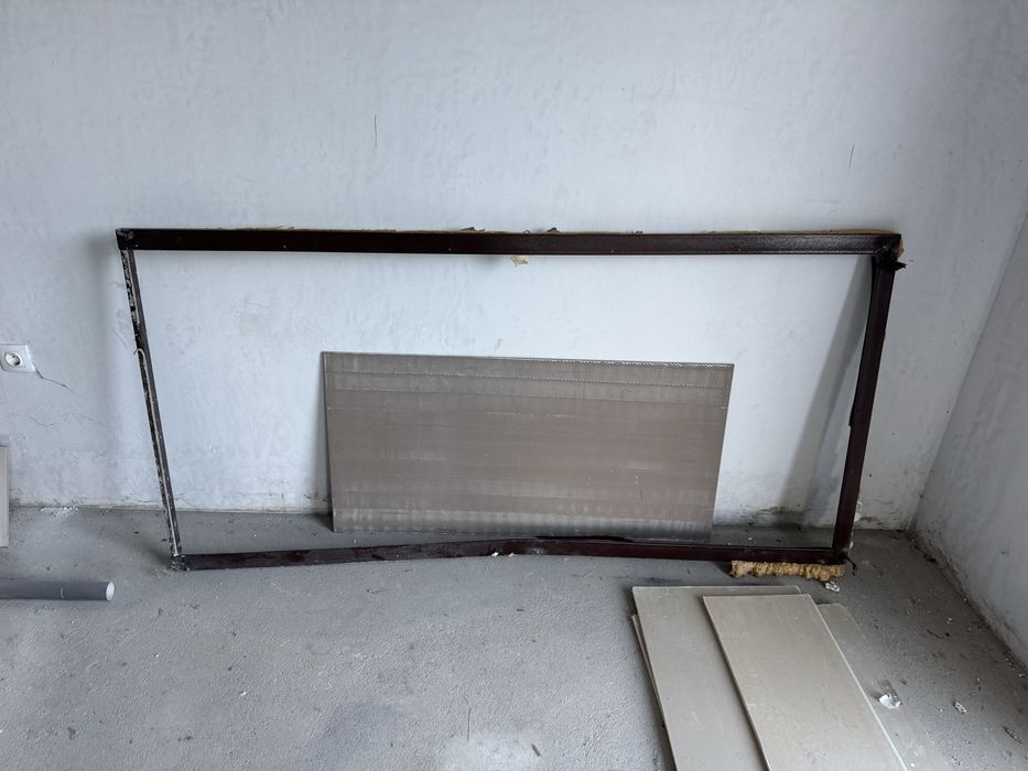 Входна врата за складово помещение