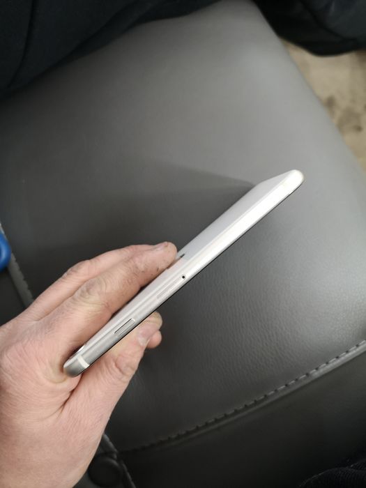 Продам или обмен IPhone SE 2020