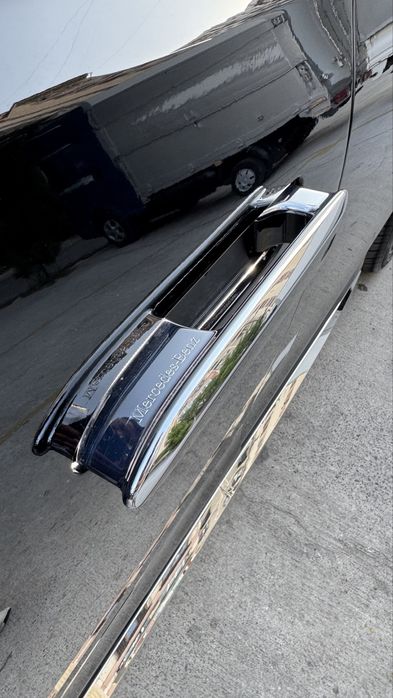 Mersdes benz 221-223 eshigi orqa labavoyi bilan qilingan