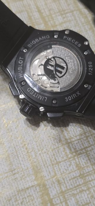 Продавам Мъжки Часовник.