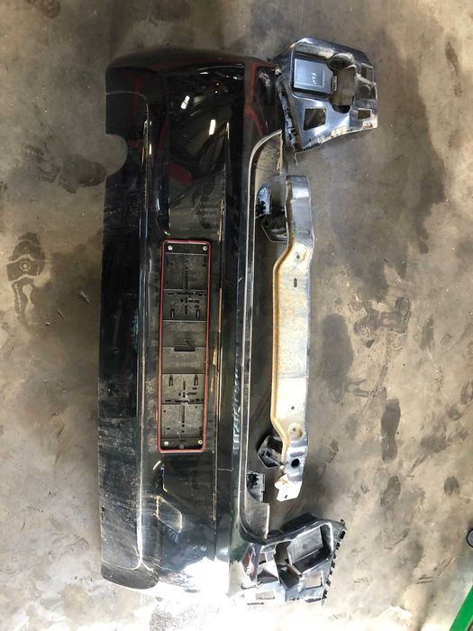 Задна броня/ греда/ прагове БМВ Ф20 (bronq bmw f20)