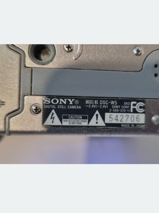 Aparat foto  / camera Sony cu display spart