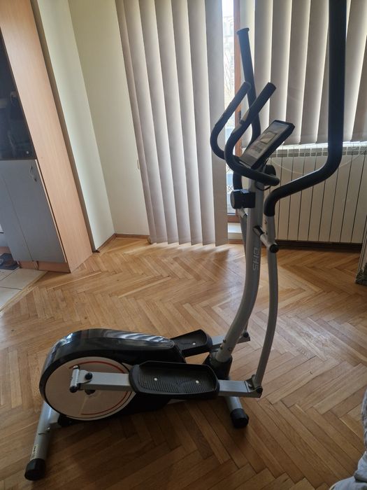Bicicleta eliptica DHS in stare foarte buna