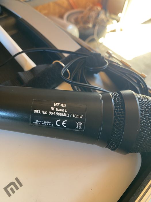 Akg ht45 cu sr45 microfon fara fir shure