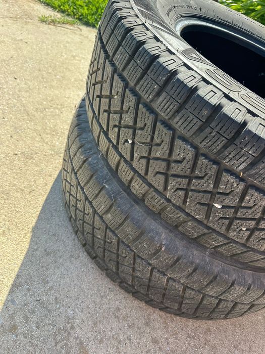 Vând 2 cauciucuri C pentru dubă – Lassa 235/65 R16C