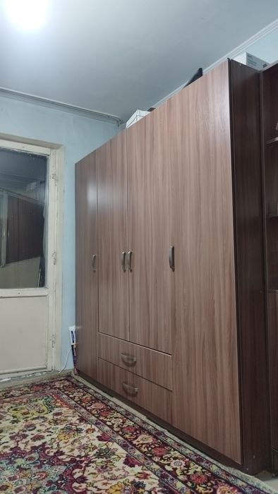 Шкаф бельевой четыре створки.