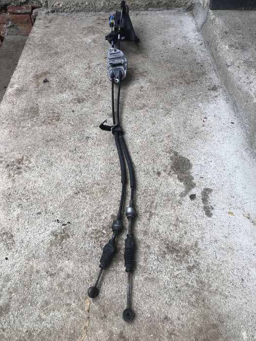 Жила за скорости на Тойота Версо 2.0D4D 2009г-2014г