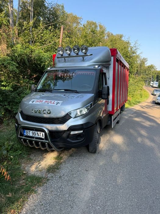 Iveco daily  transport animale 35c17 35c18 35c15 Mercedes sprinter 519