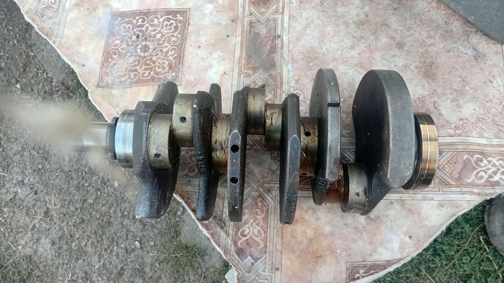 Каленвал на Ауди 2.8 V6
