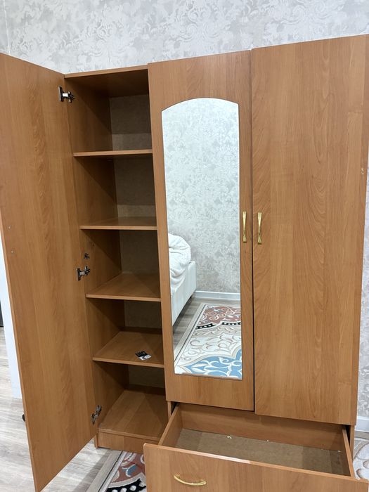 Срочно продам шкаф