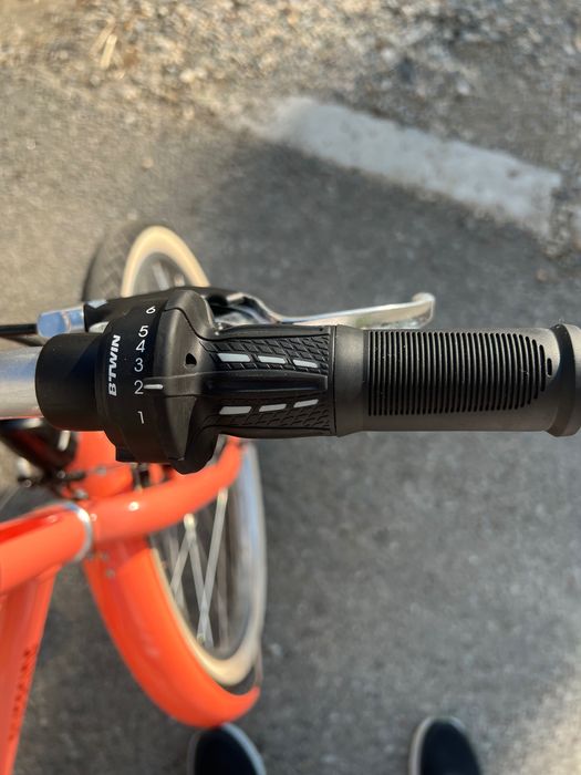 Vând Bicicletă De Oraș fete, model Btwin 500 24'' 9-12 Ani.