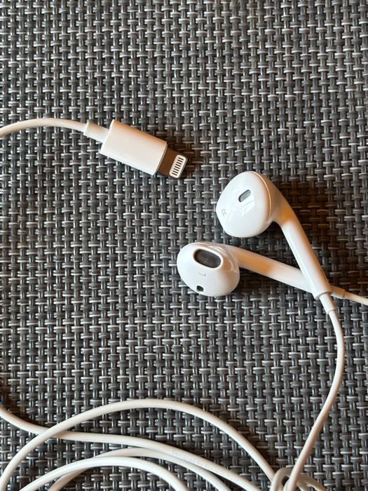 Оригинални слушалки Apple iPhone нови