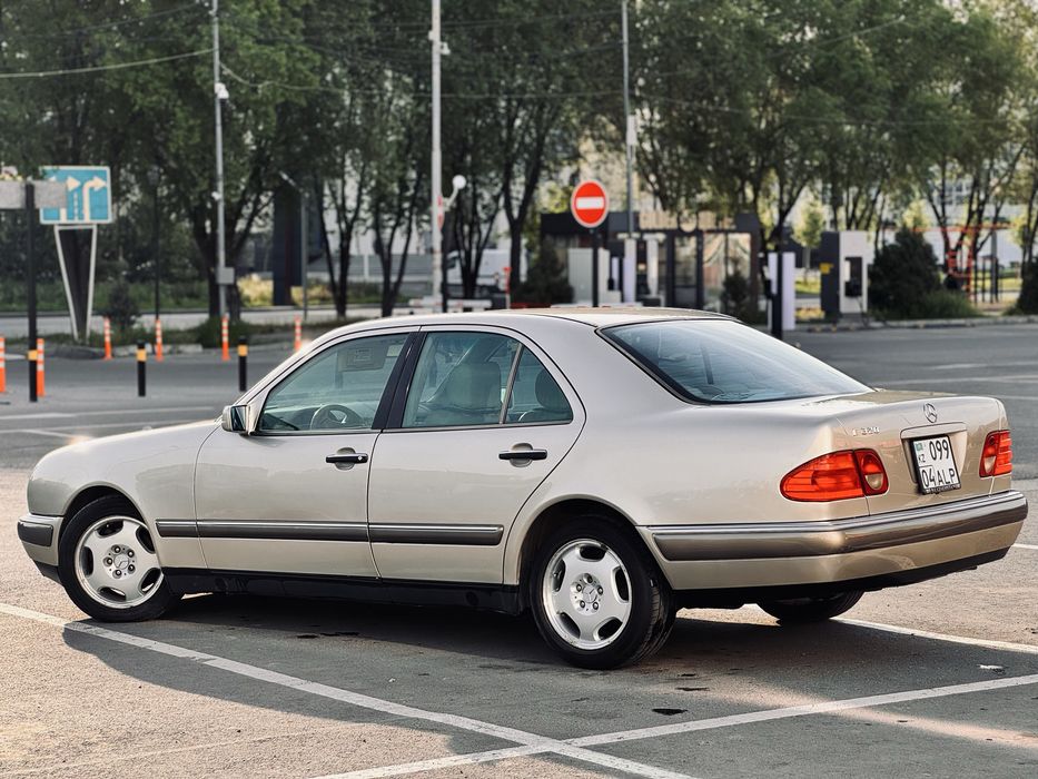 Продам Mercedes E320 w210 в отличном состоянии
