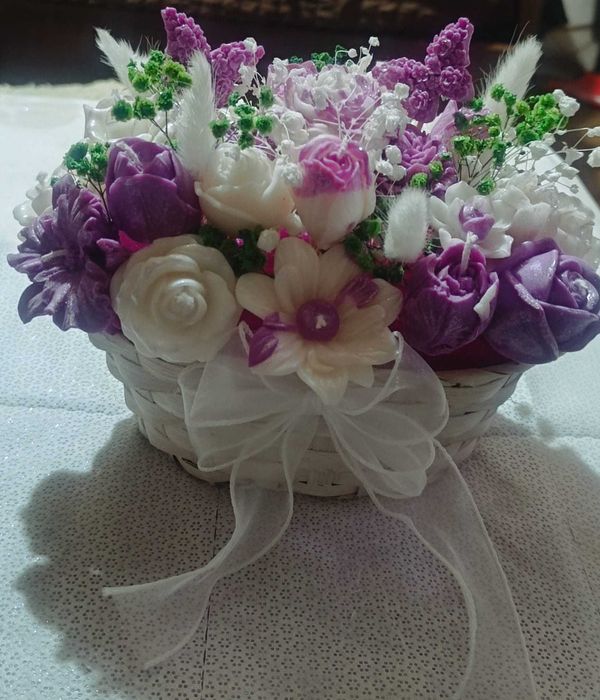 Ароматни свещи -цветя.Идеален подарък за всеки повод.