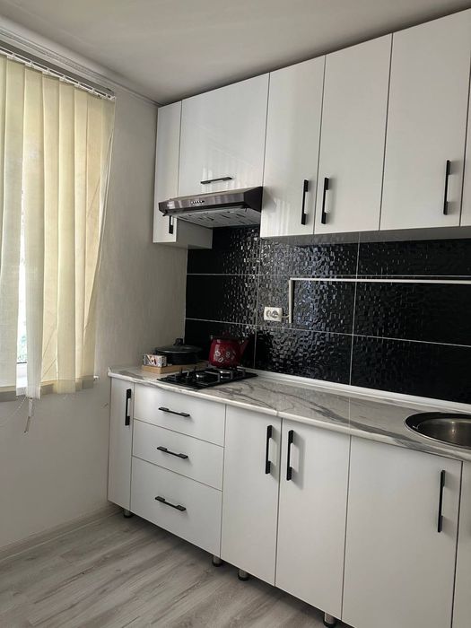 Сергели тумани Кумарикда 2 хонали евроремонт уй сотлади.